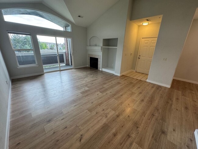 Foto del edificio - Spacious Condo in the Heart of Aurora