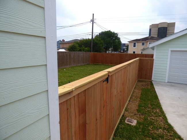 Foto del edificio - 3529 Topeka St