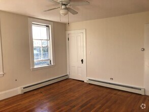 Building Photo - 126 Pleasant St