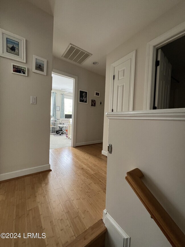 Foto del edificio - 25 National Blvd