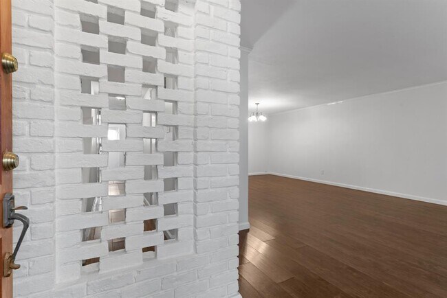 Building Photo - 13166 Trail Hollow Dr