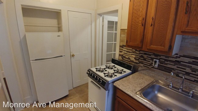 Foto del edificio - 976 Monroe Ave