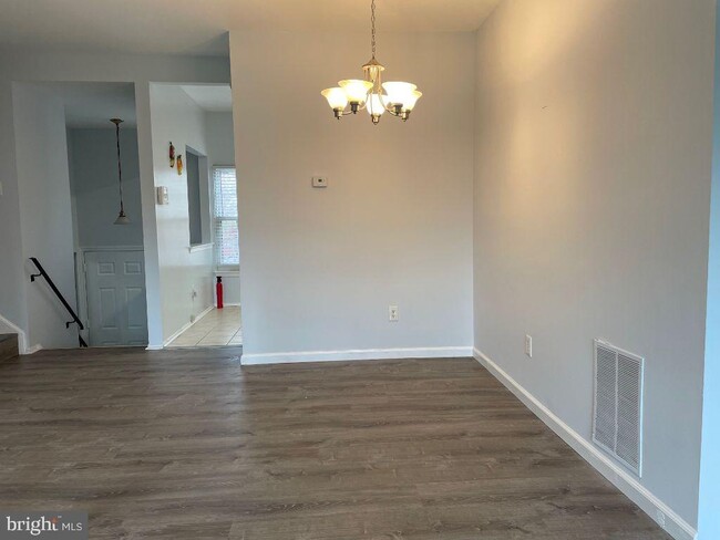Building Photo - 606 Ivy League Ln