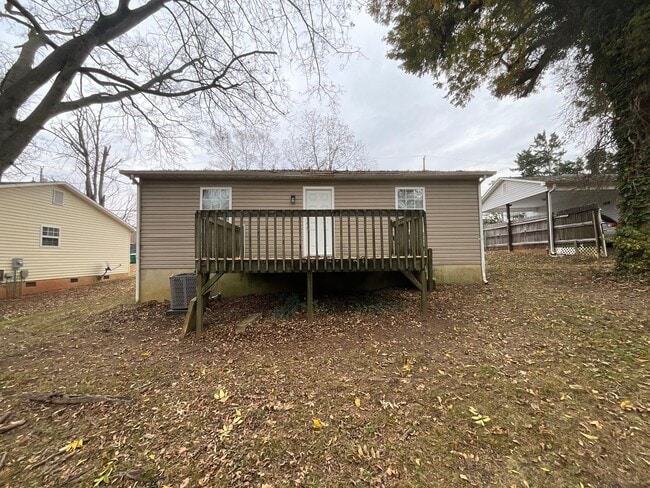 Building Photo - Great 3 Bedroom, 2 Bath home in High Point!