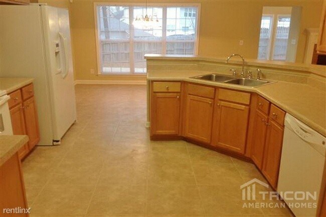 Building Photo - 355 Vista Creek Dr