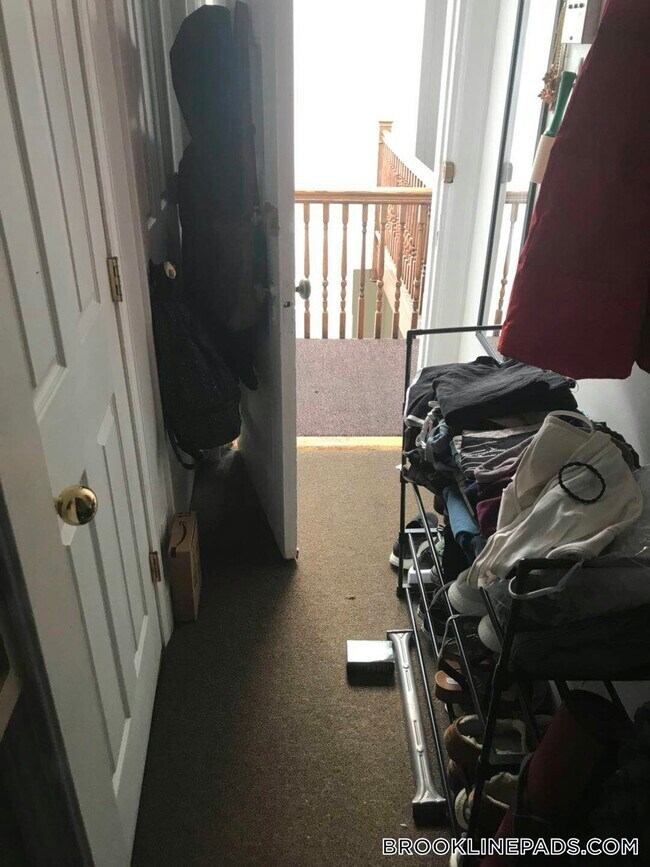 Building Photo - 1061 Beacon St