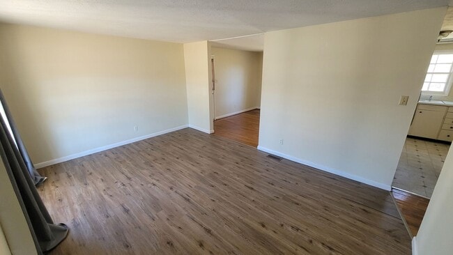 Building Photo - 5137 Raynor Rd