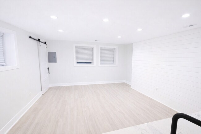 Living Room - 64 E Cedar St