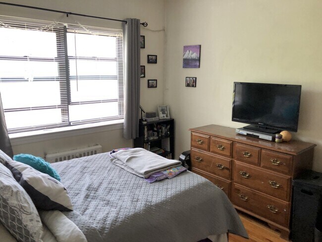 Foto del edificio - 114 Longwood Ave