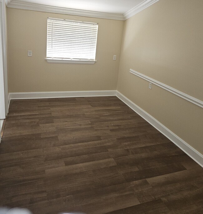 Building Photo - 8602 Twin Lakes Blvd