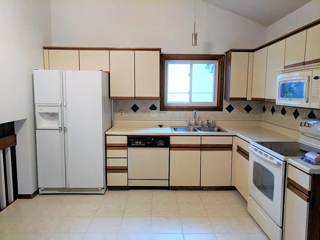 Building Photo - 12724 Grant Cir