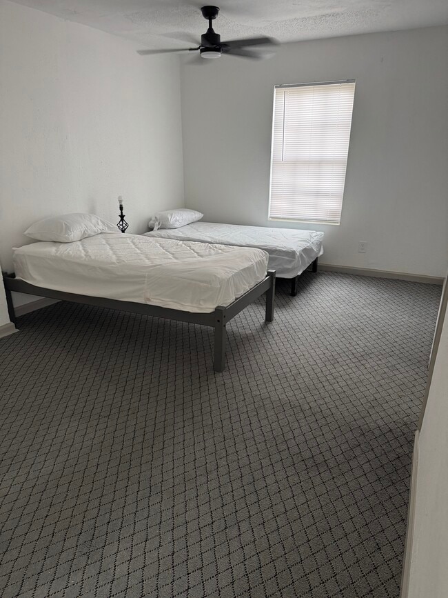 Foto del edificio - 4322 Madden Ln