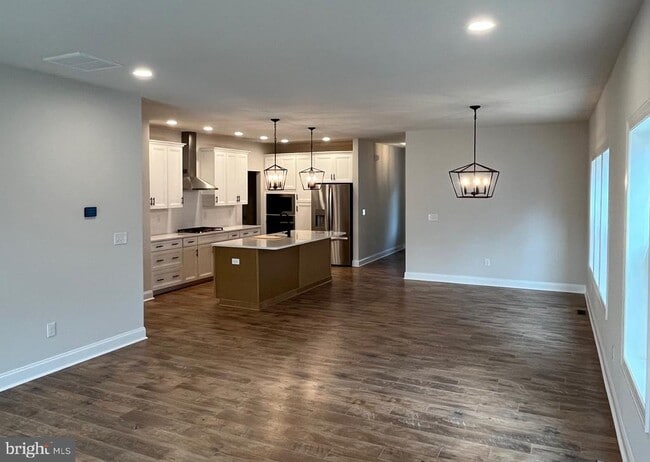 Building Photo - 33743 Catching Cv