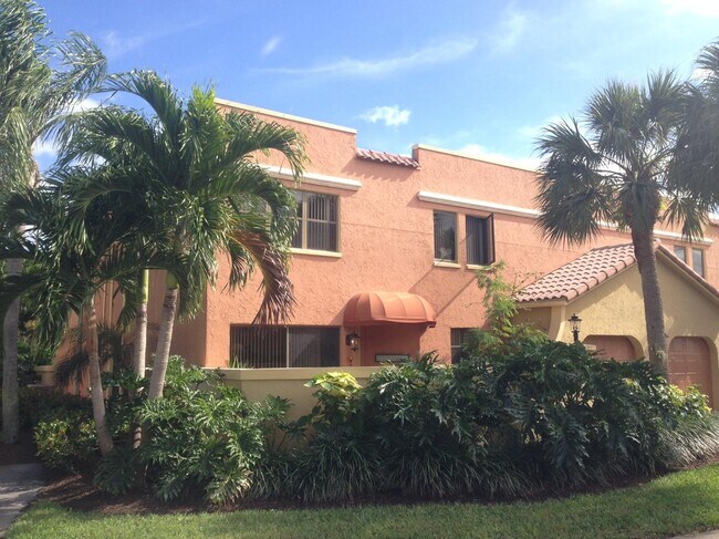 Building Photo - 94 Uno Lago Dr