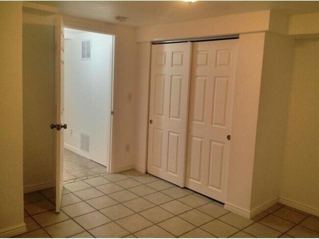 Foto del edificio - Charming 4BR House in Edgewater
