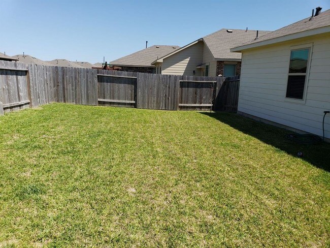 Building Photo - 5215 Rosehill Ridge Court
