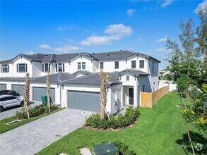 Building Photo - 4901 Oakmont Dr