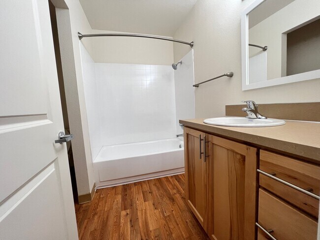 Foto del edificio - 8585 SW Canyon Ln