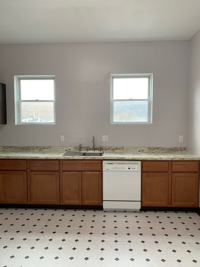 Dishwasher, new cabinets and countertop - 1518 7th Ave