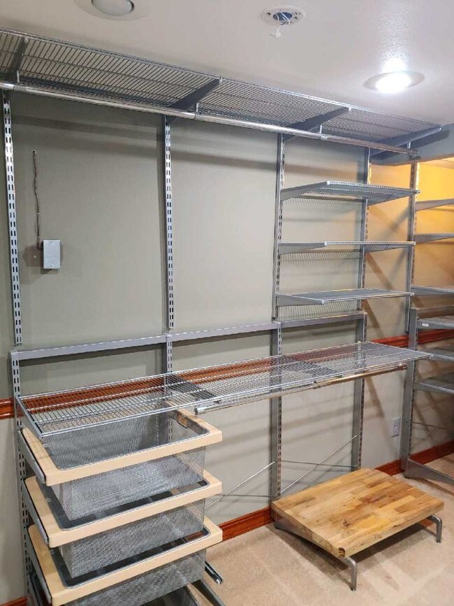 Bedroom Shelving - 2409 SW Findlay St