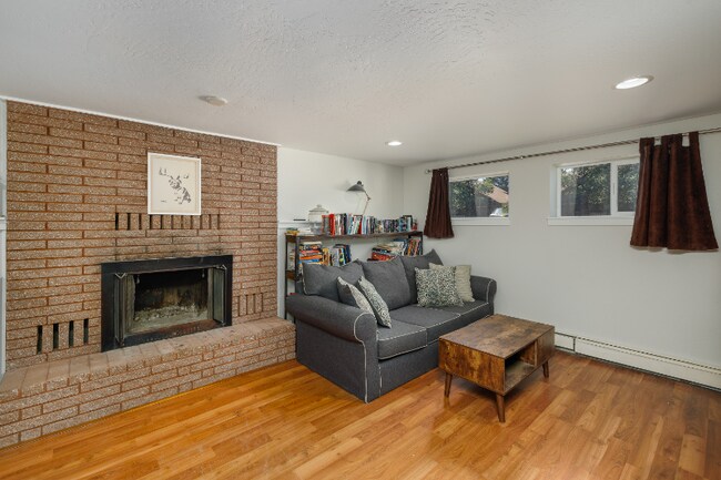 Foto del edificio - 1608 Alder Ct