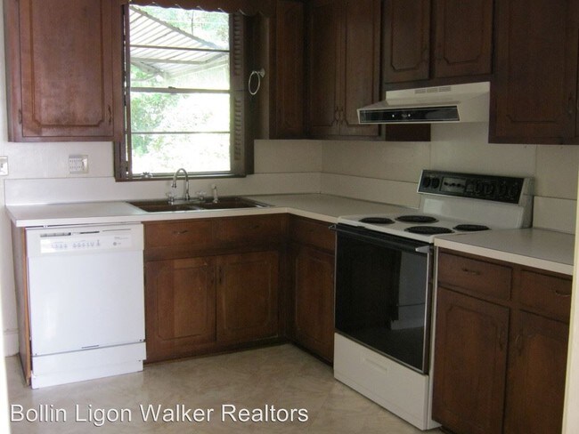 Building Photo - 27-27 Fishers Mill Dr