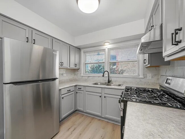 Foto del edificio - 8921 S Cottage Grove Ave