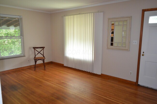 Foto del edificio - 582 Loveman Ave