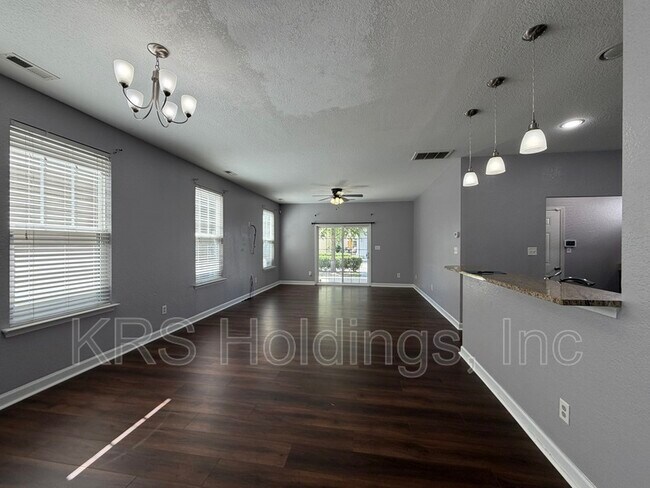 Foto del edificio - 214 Harmony Dr