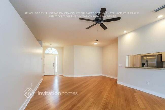 Foto del edificio - 6819 Monarch Park Dr