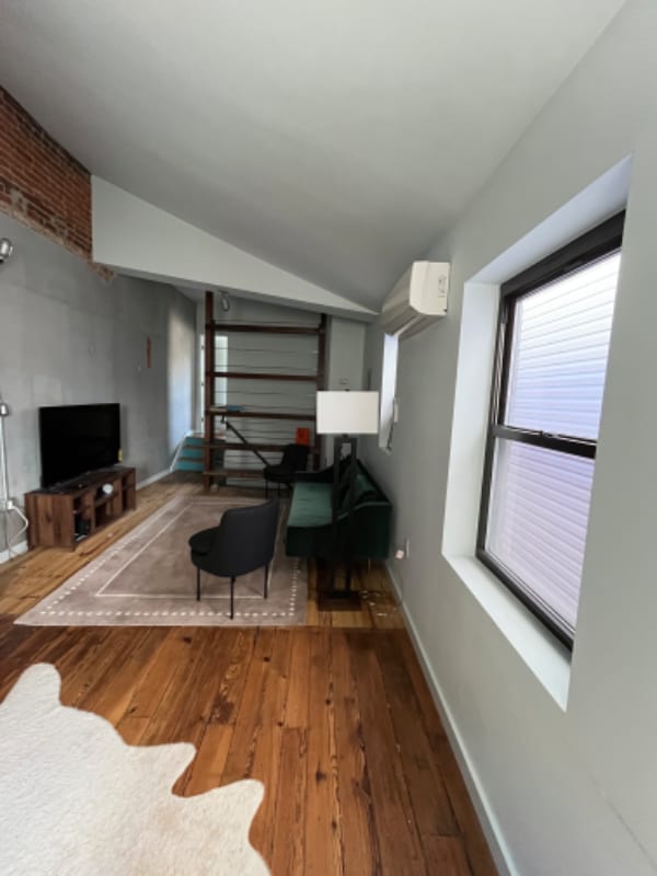 Building Photo - 992 N 5th St
