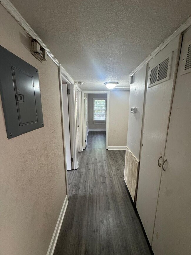 Foto del edificio - 1807 Jackson Bluff Rd