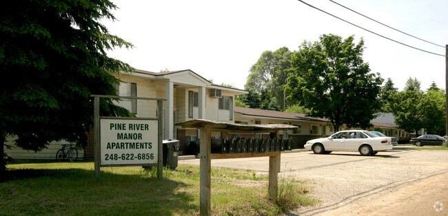Foto del edificio - Pine River Apartments