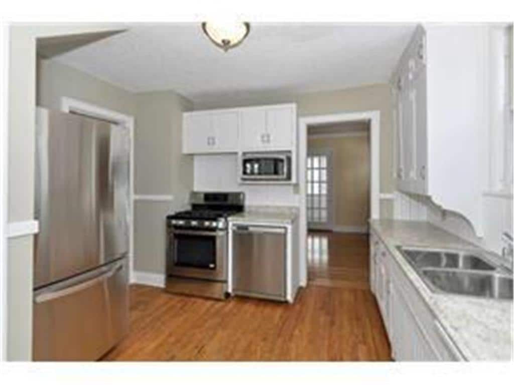 Primary Photo - 105 Grand Ave