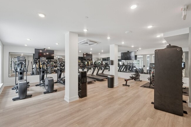 Interior Photo - The Lyle on Broad
