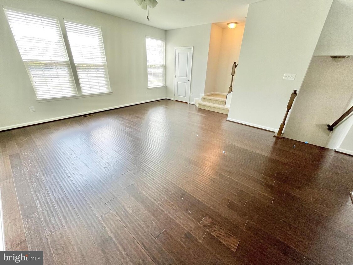Primary Photo - 7719 Milton Cir