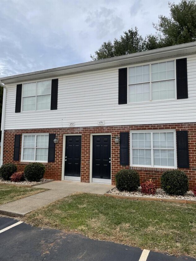 Primary Photo - 2 bedroom in Forest VA 24551