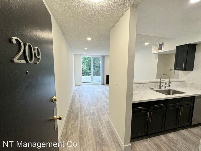 Foto del edificio - 2 br, 1 bath Apartment - 3715 Canfield Ave...