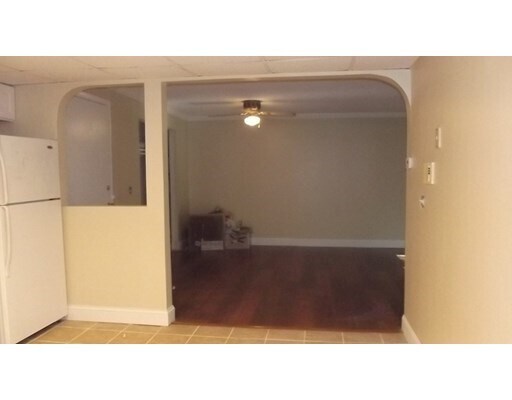 Building Photo - 11 Shadowbrook Ln