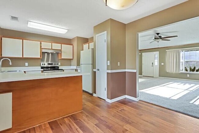 Building Photo - 12 Brown Thrasher Ct