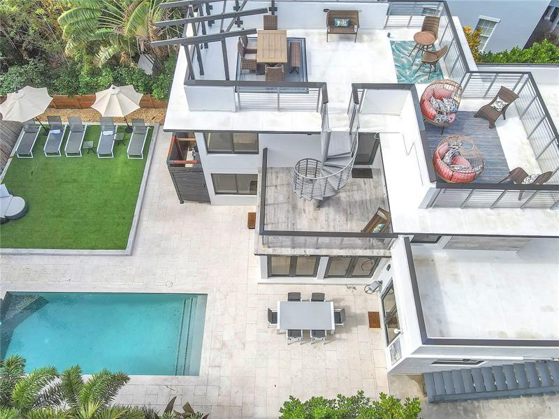 Foto principal - 3304 NE 15th Ct