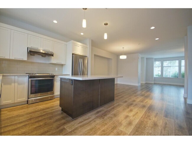 Building Photo - 20567-20584 84 Ave