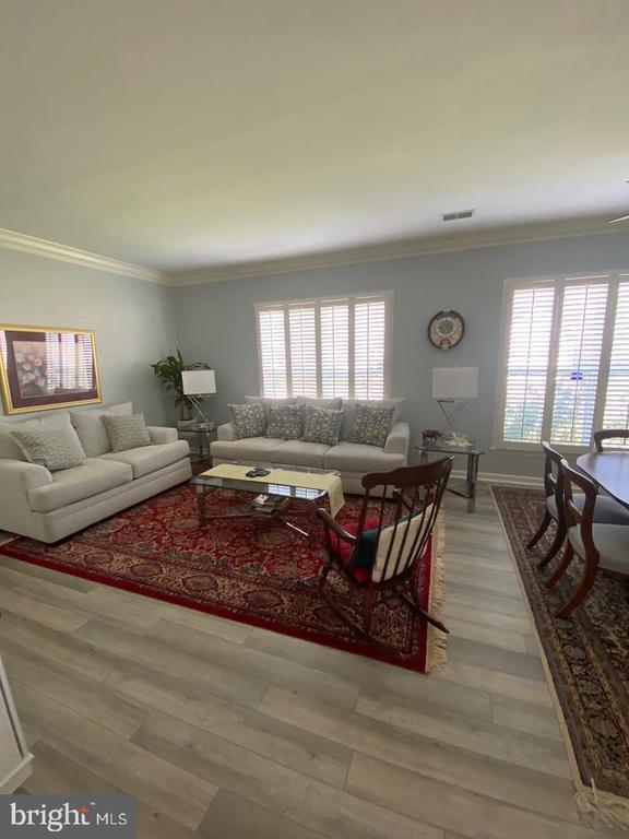 Foto del edificio - 12 Hanover Dr