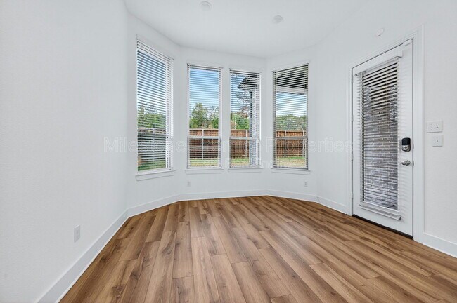 Foto del edificio - 4204 Savannah Ct