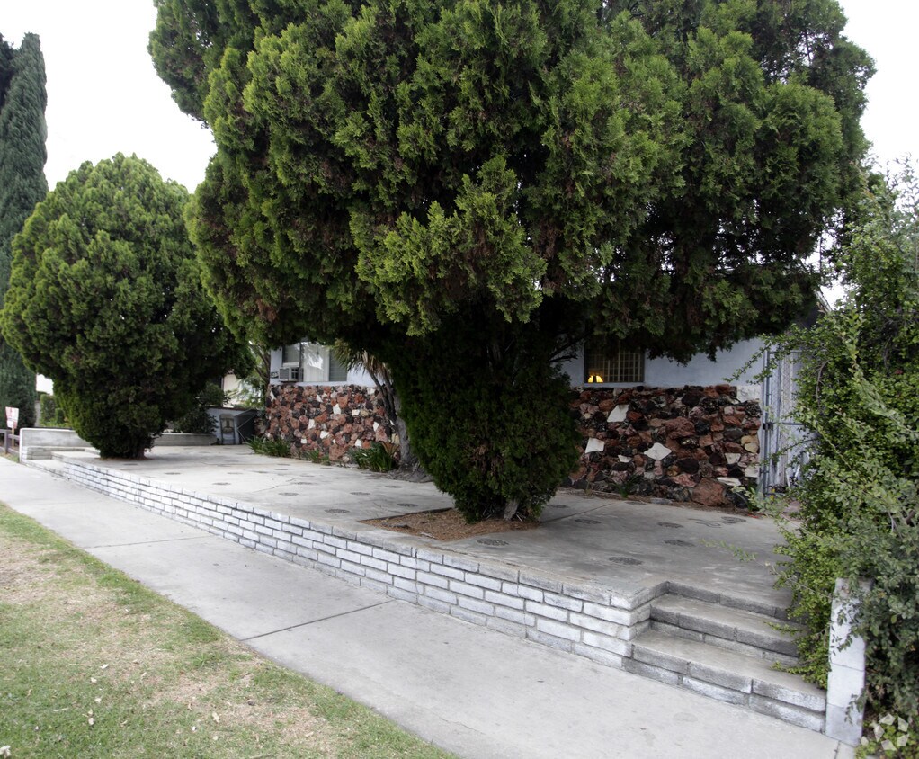 Building Photo - 12315 Burbank Blvd