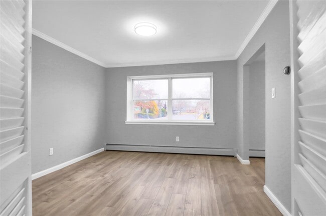 Building Photo - 282 Hallock Rd