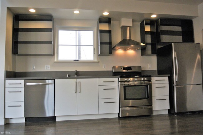 Foto del edificio - 2 br, 2 bath  - 3425 Broadway Apt 100 100