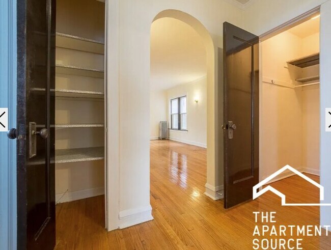 Foto del edificio - 2108 W Ainslie St