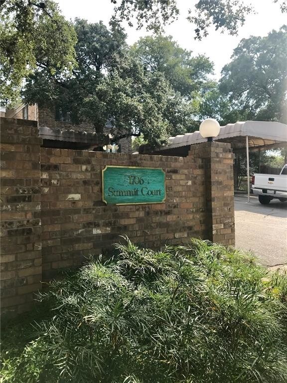 Building Photo - 1706 Summit View Pl