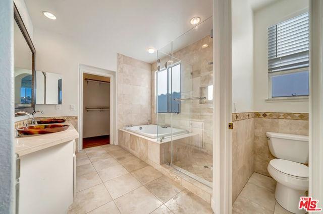 Foto del edificio - 24819 Cll Cedro